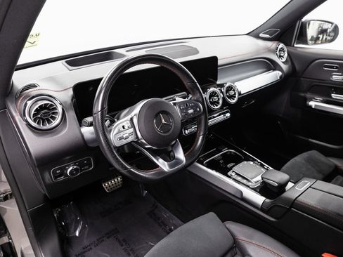 Used 2023 Mercedes-Benz EQB 300 4MATIC image 8