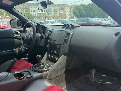 Used 2016 Nissan 370Z NISMO RWD image 15