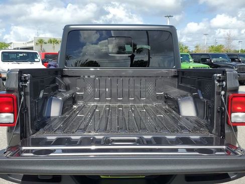 New 2026 Jeep Gladiator Sport AWD/4WD image 6