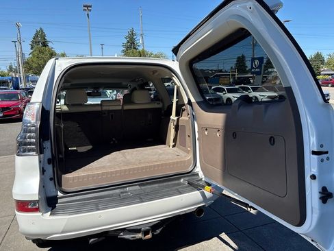 Used 2015 Lexus GX 460 w/ Premium Package AWD/4WD image 8