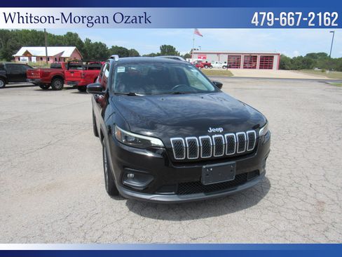 Used 2019 Jeep Cherokee Latitude Plus FWD image 23
