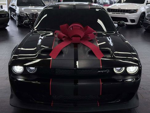Used 2023 Dodge Challenger SRT Hellcat image 3