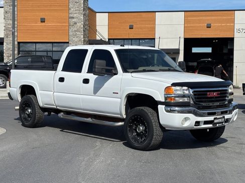Used 2004 GMC Sierra 2500 SLE w/ Heavy-Duty Power Package AWD/4WD image 1