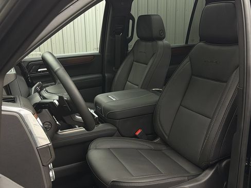 Used 2026 GMC Yukon XL Denali w/ Sun & Power Step Package AWD/4WD image 31