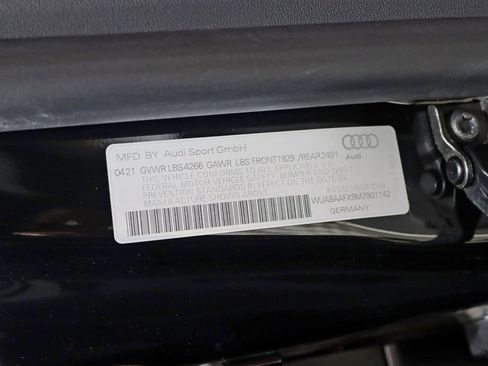 Used 2021 Audi R8 V10 w/ Premium Package RWD image 37