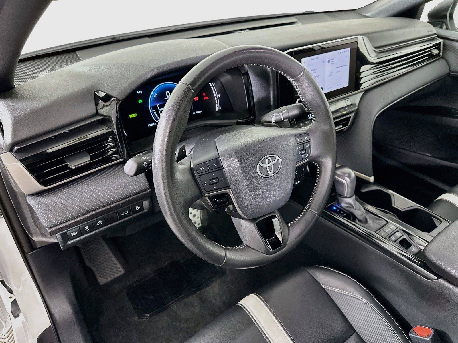 Used 2025 Toyota Camry SE FWD image 22