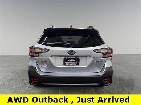 Used 2022 Subaru Outback Premium image 23