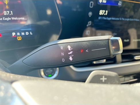 Used 2025 Chevrolet Equinox LT image 17