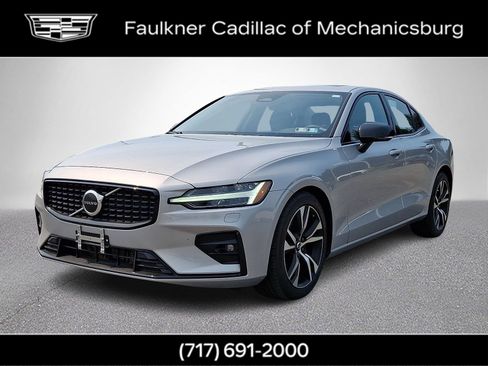 Used 2025 Volvo S60 B5 Core FWD image 11