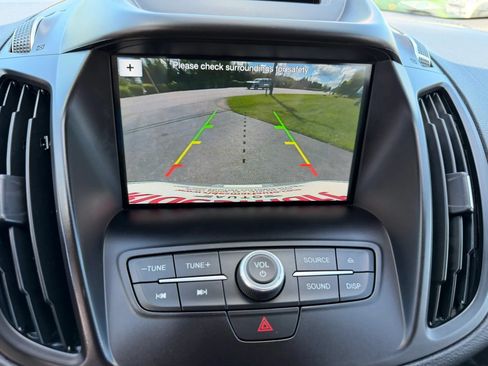 Used 2018 Ford Escape SE w/ SE Sport Appearance Package FWD image 20