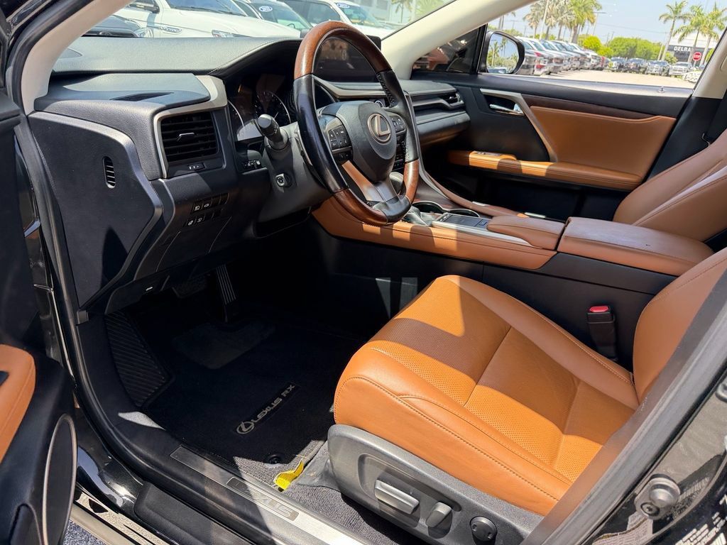 Used 2021 Lexus RX 350L FWD w/ Premium Package image 11