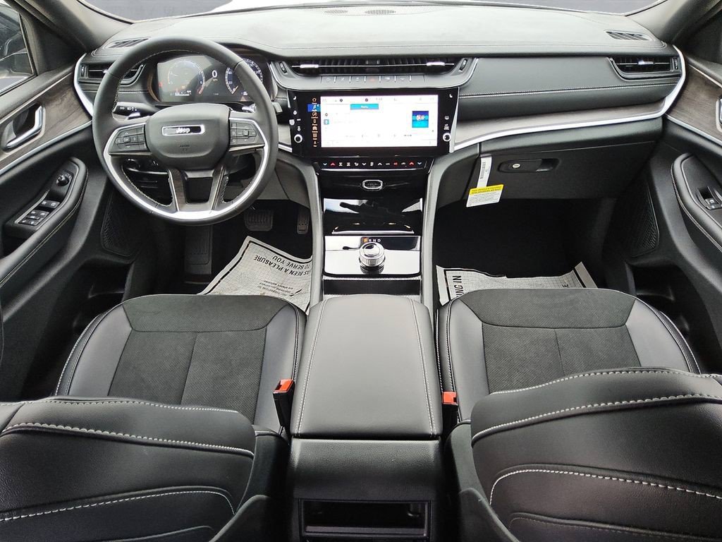 New 2026 Jeep Grand Cherokee Altitude RWD image 10