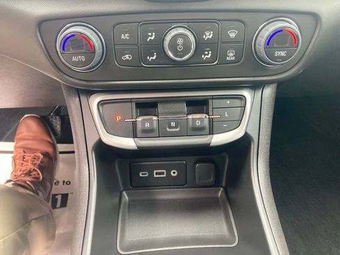 Used 2024 GMC Terrain SLE w/ Driver Convenience Package AWD/4WD image 36