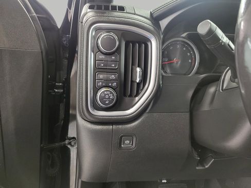Used 2019 Chevrolet Silverado 1500 High Country w/ Z71 Off-Road Package AWD/4WD image 10