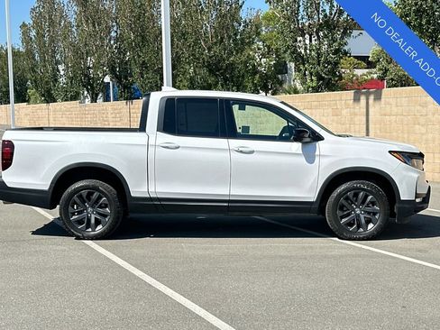 Certified 2025 Honda Ridgeline Sport image 3