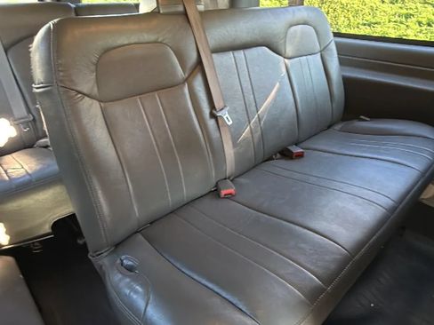 Used 2017 Chevrolet Express 3500 LS RWD image 27