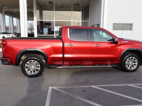 Used 2021 Chevrolet Silverado 1500 High Country image 11