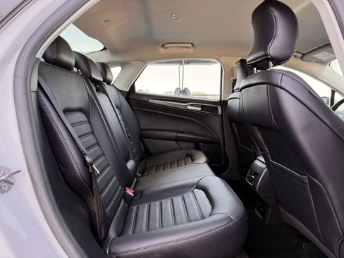 Used 2018 Ford Fusion SE w/ Equipment Group 602A FWD image 17