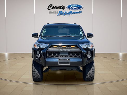 Used 2022 Toyota 4Runner SR5 RWD image 12