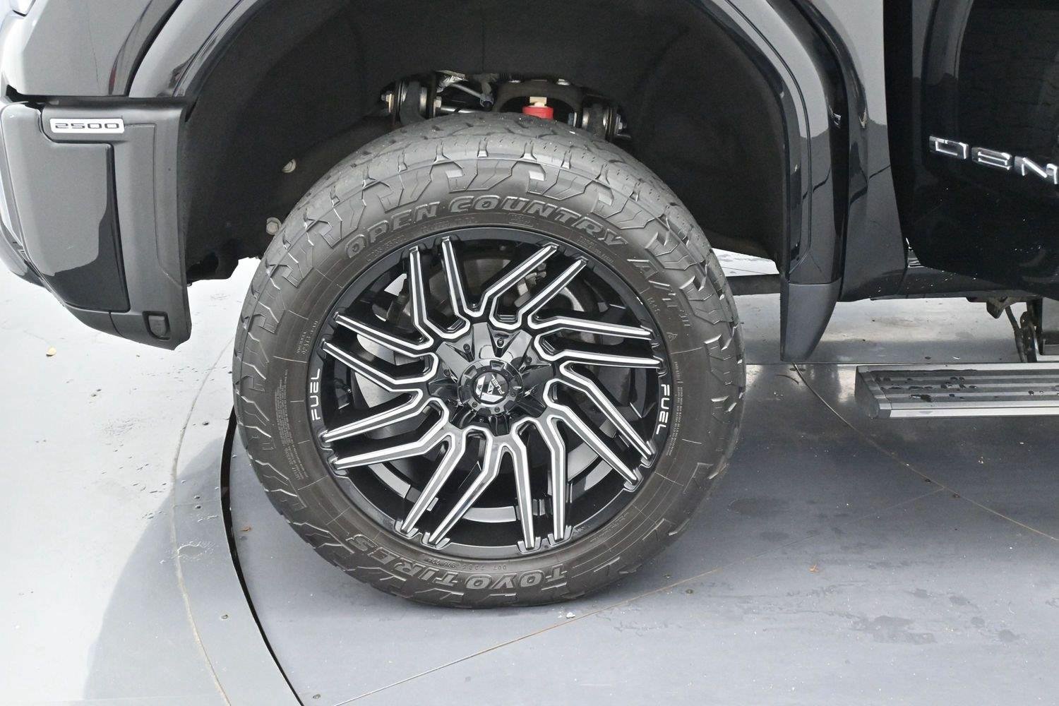 Used 2024 GMC Sierra 2500 Denali Ultimate AWD/4WD image 38