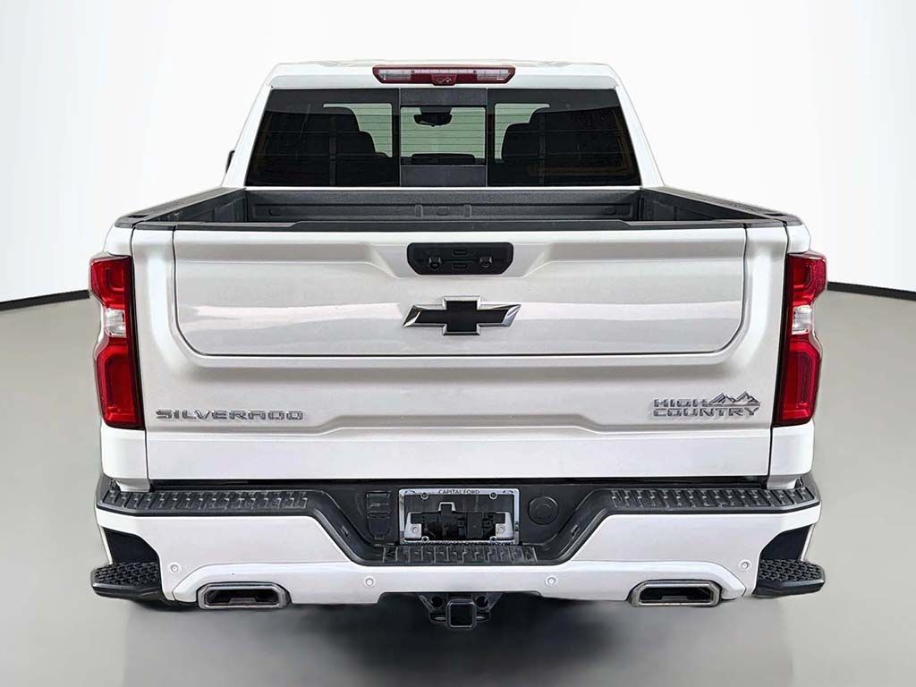 Used 2024 Chevrolet Silverado 1500 High Country w/ Technology Package AWD/4WD image 16