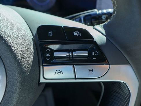 Certified 2025 Hyundai Elantra SEL image 14