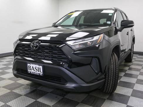 Used 2022 Toyota RAV4 XLE image 4