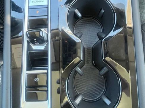 Certified 2025 Volkswagen Atlas SE image 11