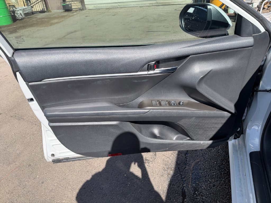 Used 2022 Toyota Camry LE w/ Carpet Mat Package (TMS) FWD image 19