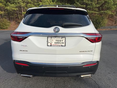Used 2018 Buick Enclave Essence image 6