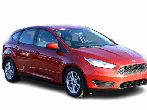 Certified 2018 Ford Focus SE image 3