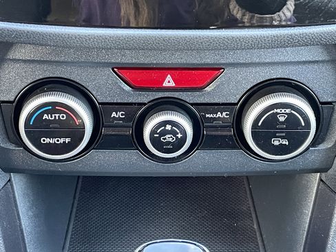 Used 2022 Subaru Crosstrek 2.0i Premium w/ Moonroof Package image 25