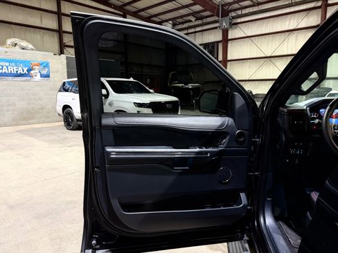 Used 2024 Ford Expedition Max Limited RWD image 11