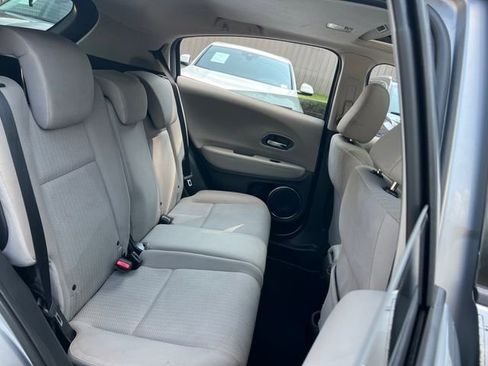 Used 2018 Honda HR-V EX image 28