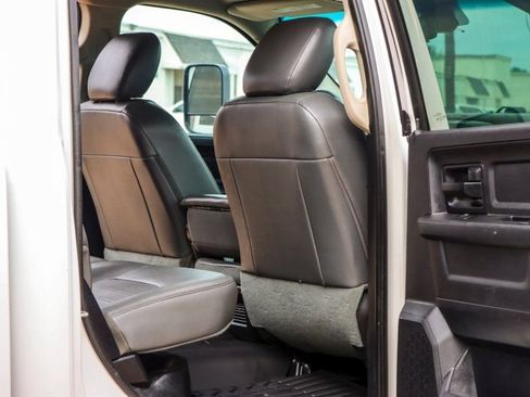 Used 2016 RAM 3500 Tradesman w/ Chrome Appearance Group AWD/4WD image 16