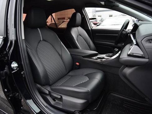 Used 2021 Toyota Camry SE image 18