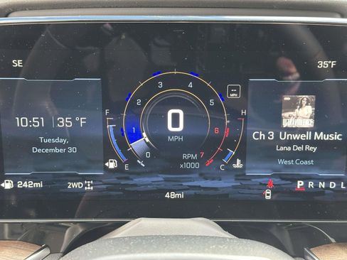 New 2026 Chevrolet Suburban High Country image 27