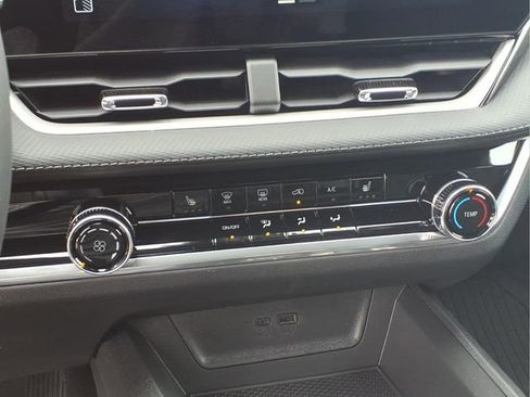 New 2026 Chevrolet Equinox LT w/ Safety and Technology Package FWD image 10