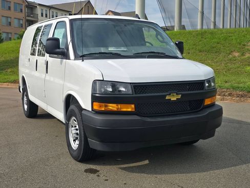 New 2026 Chevrolet Express 2500 w/ Driver Convenience Package RWD image 31