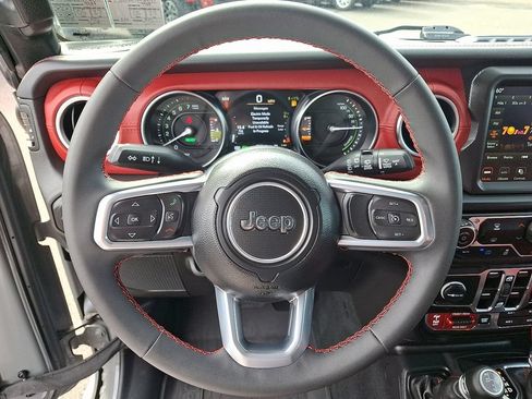 Used 2023 Jeep Wrangler Unlimited Rubicon 4xe AWD/4WD image 21