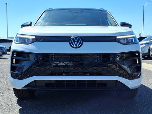 New 2026 Volkswagen Tiguan SE R-Line image 2