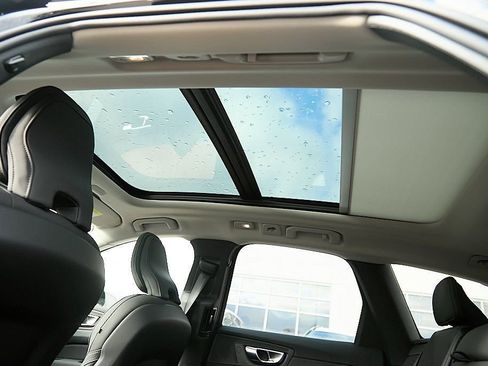 New 2026 Volvo XC60 B5 Plus w/ Protection Package Premier image 29