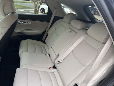 Used 2023 Genesis GV70 2.5T w/ Select Package image 14