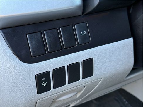 Used 2016 Toyota Highlander Plus AWD/4WD image 17