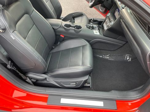 Used 2016 Ford Mustang GT Premium w/ GT Performance Package RWD image 11