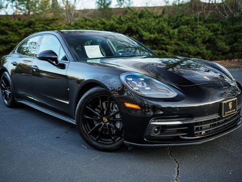 Used 2018 Porsche Panamera 4 image 15