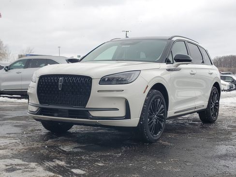 New 2026 Lincoln Corsair Premiere image 2