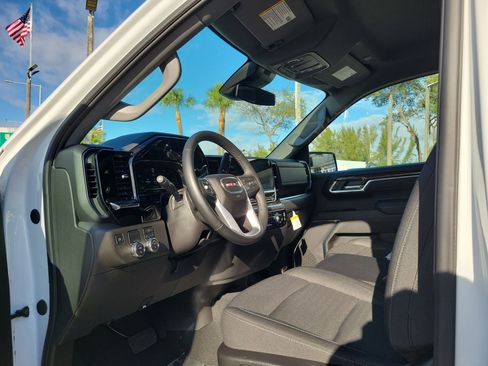 Used 2025 GMC Sierra 1500 Elevation image 15