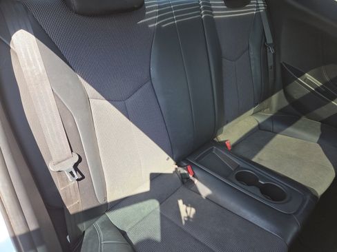 Used 2013 Hyundai Veloster w/ Tech Pkg FWD image 22