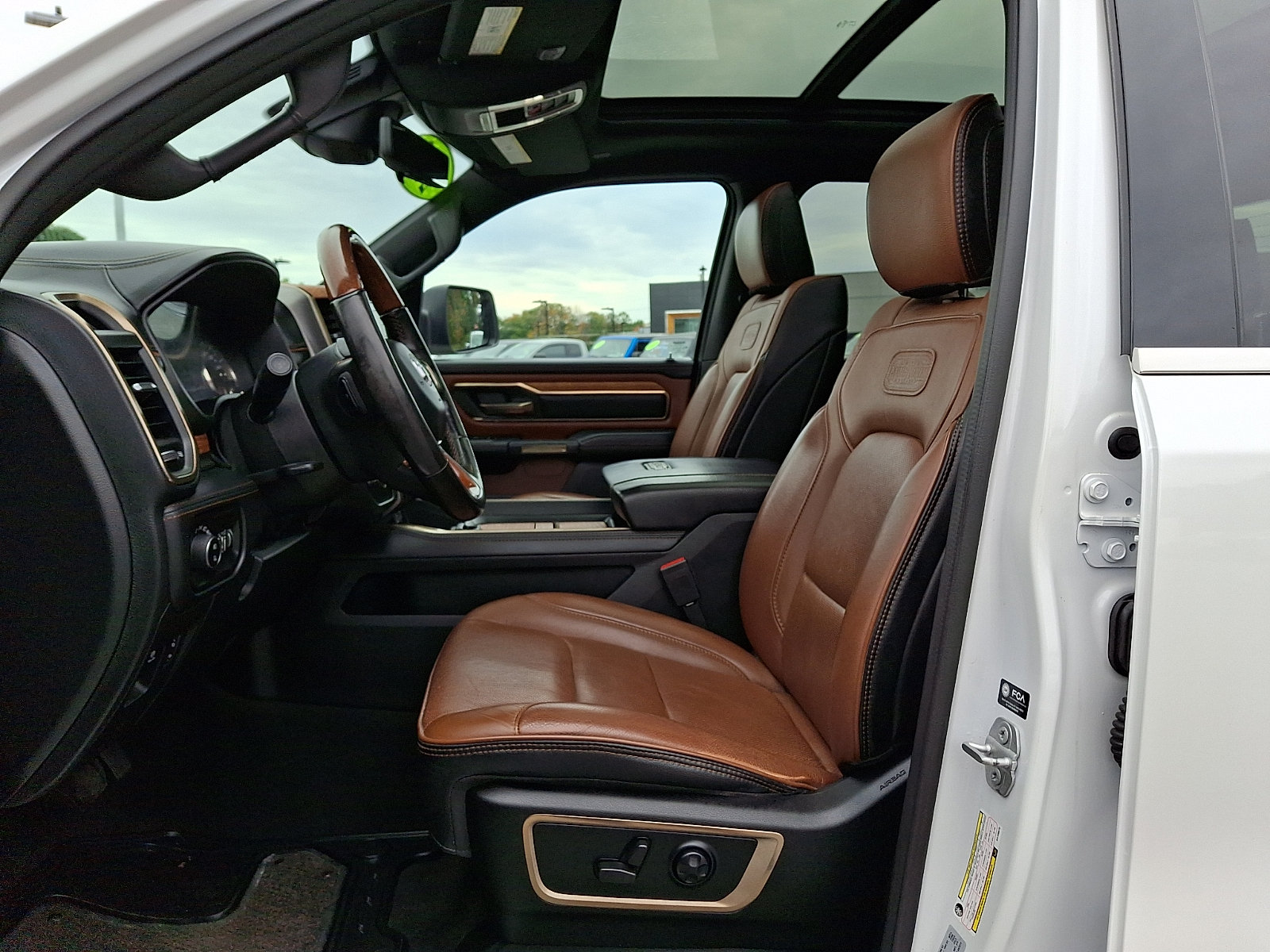 Used 2022 RAM 1500 Limited AWD/4WD image 13